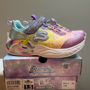 🌈 🦄 Girls Skechers size 1.5